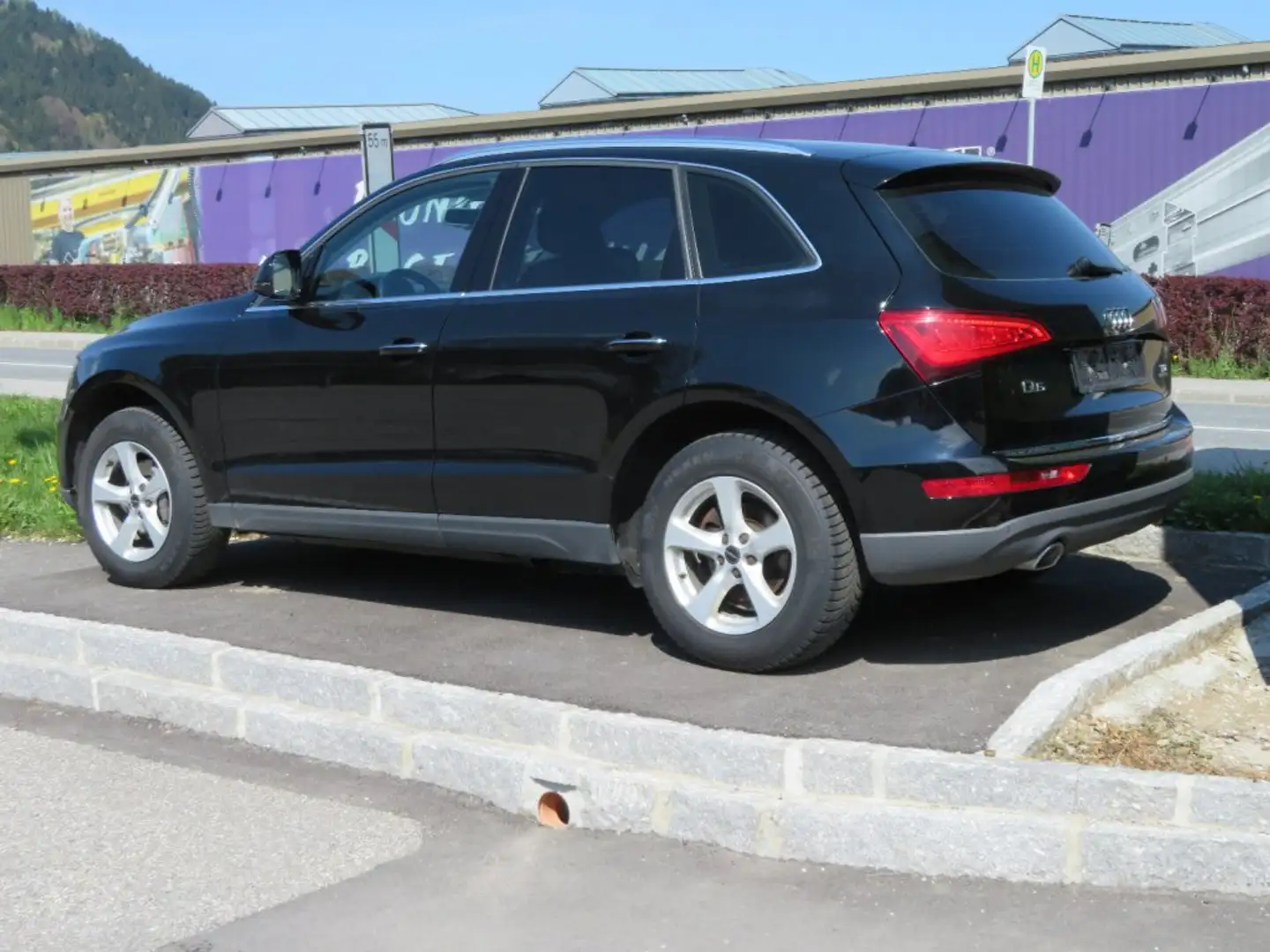 Audi Q5 2,0 TDI Quattro Intense Schwarz - 2