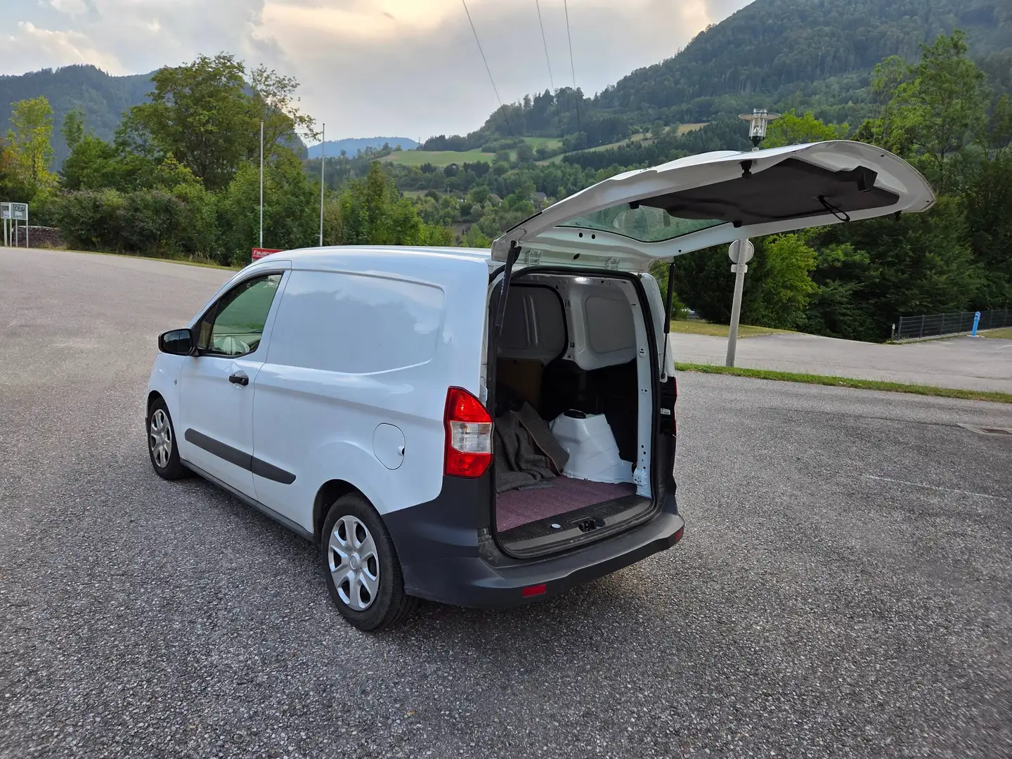 Ford Transit Courier Van / Transporter Weiß - 2