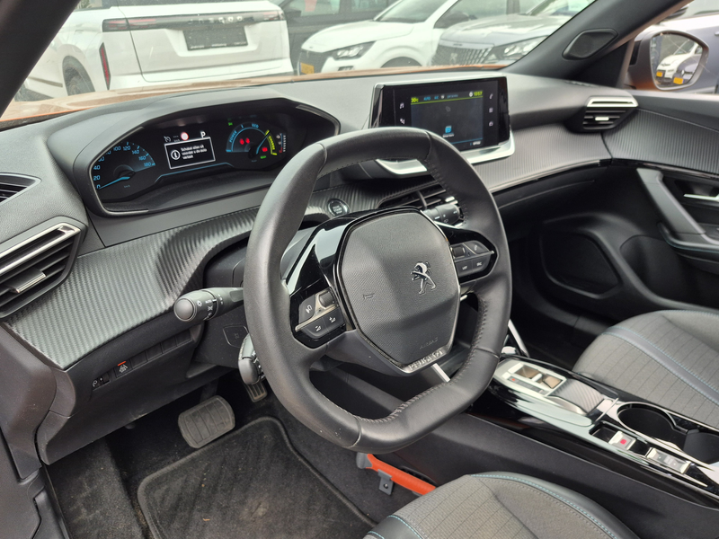 Peugeot e-2008 EV Allure 50 kWh | 3- Fase | Parkeersensoren | Cli — photo 8