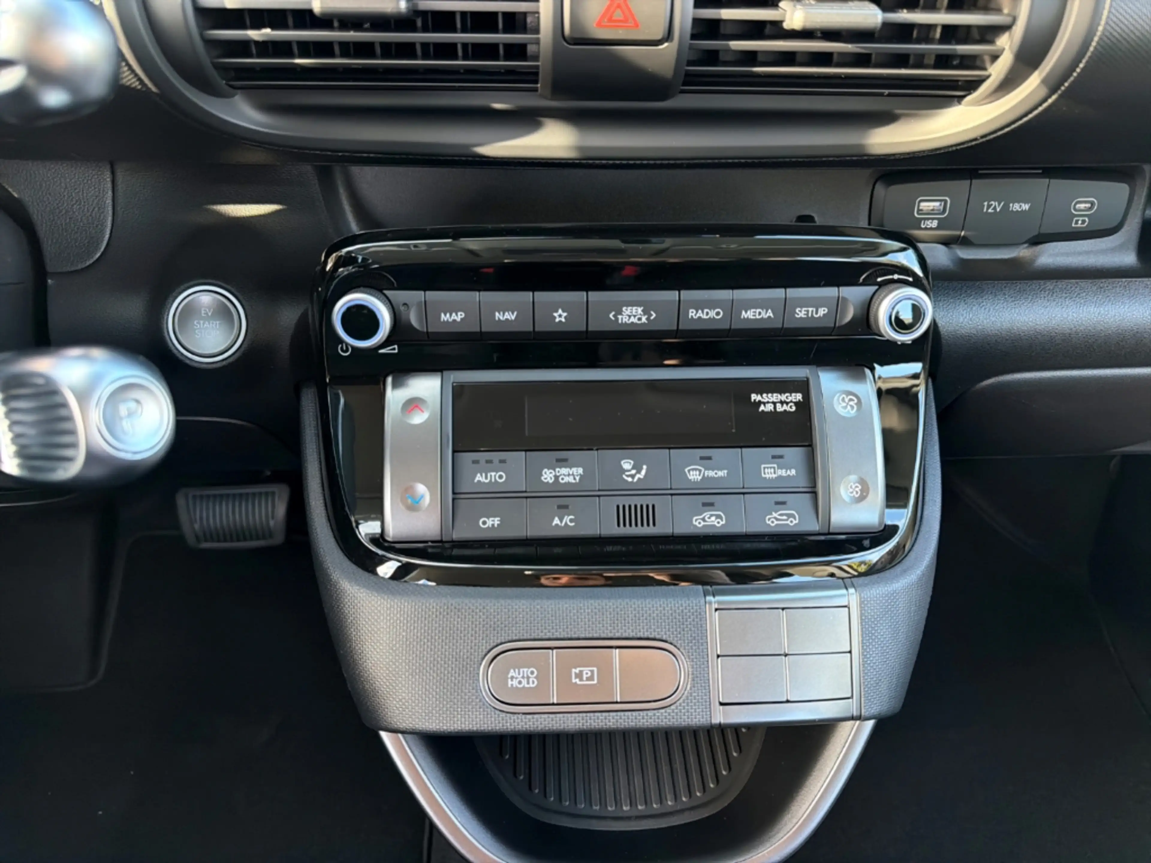 Hyundai Inster Elektro 71 kW FWD EV (MY26) 42 kWh (97 PS) 2WD Sel — photo 11