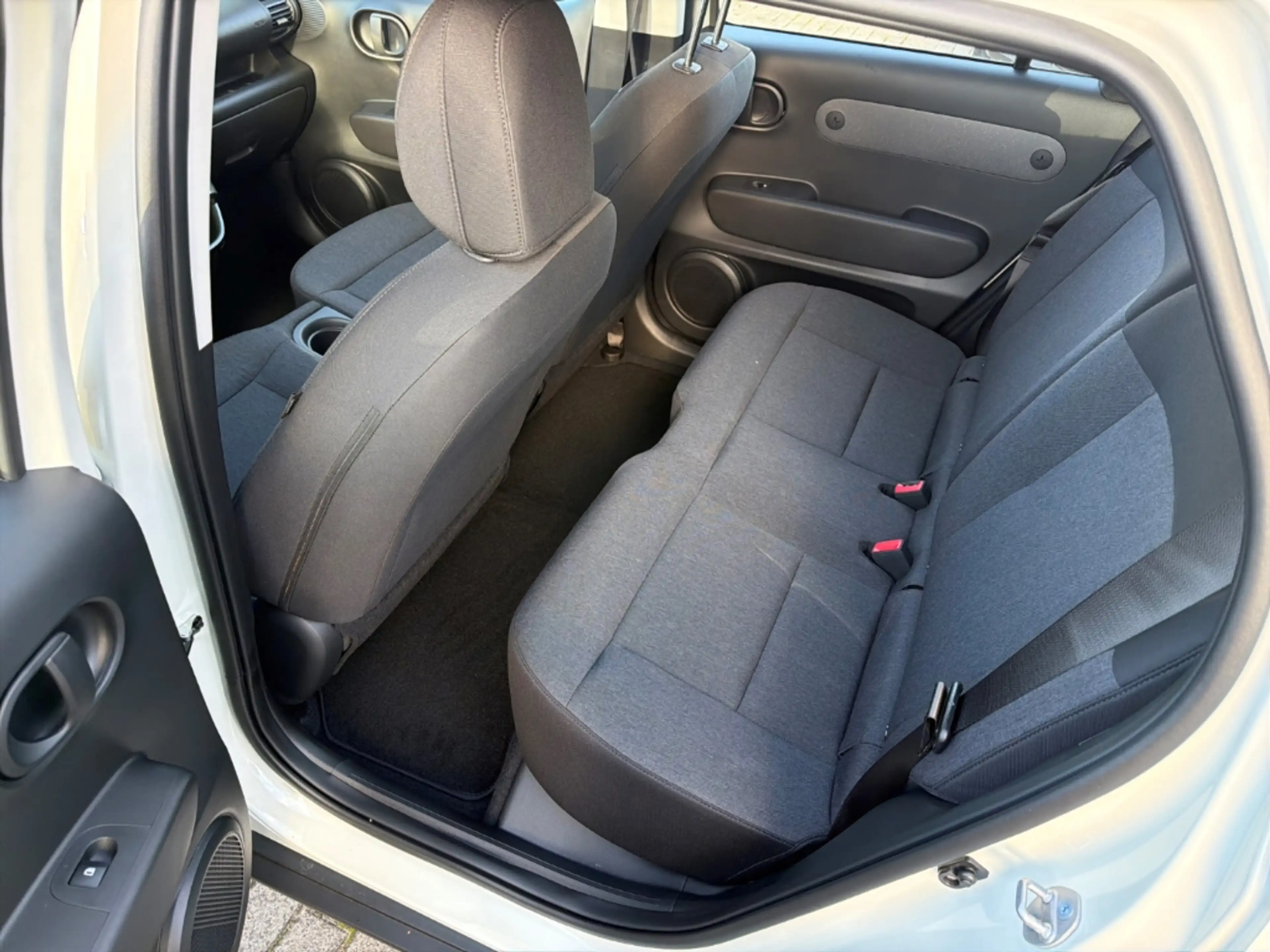 Hyundai Inster Elektro 71 kW FWD EV (MY26) 42 kWh (97 PS) 2WD Sel — photo 9