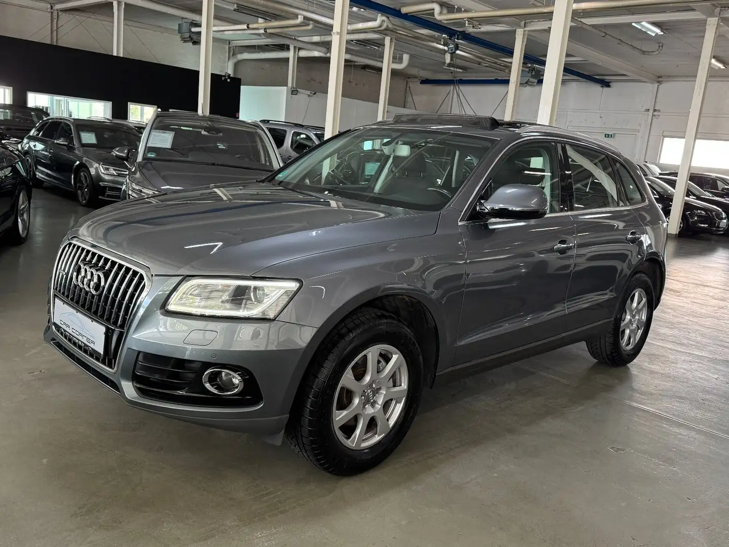 Audi Q5 2.0 TDI QUATTRO PANORAMA NAVI BI-XENON LED 2H Grau - 1