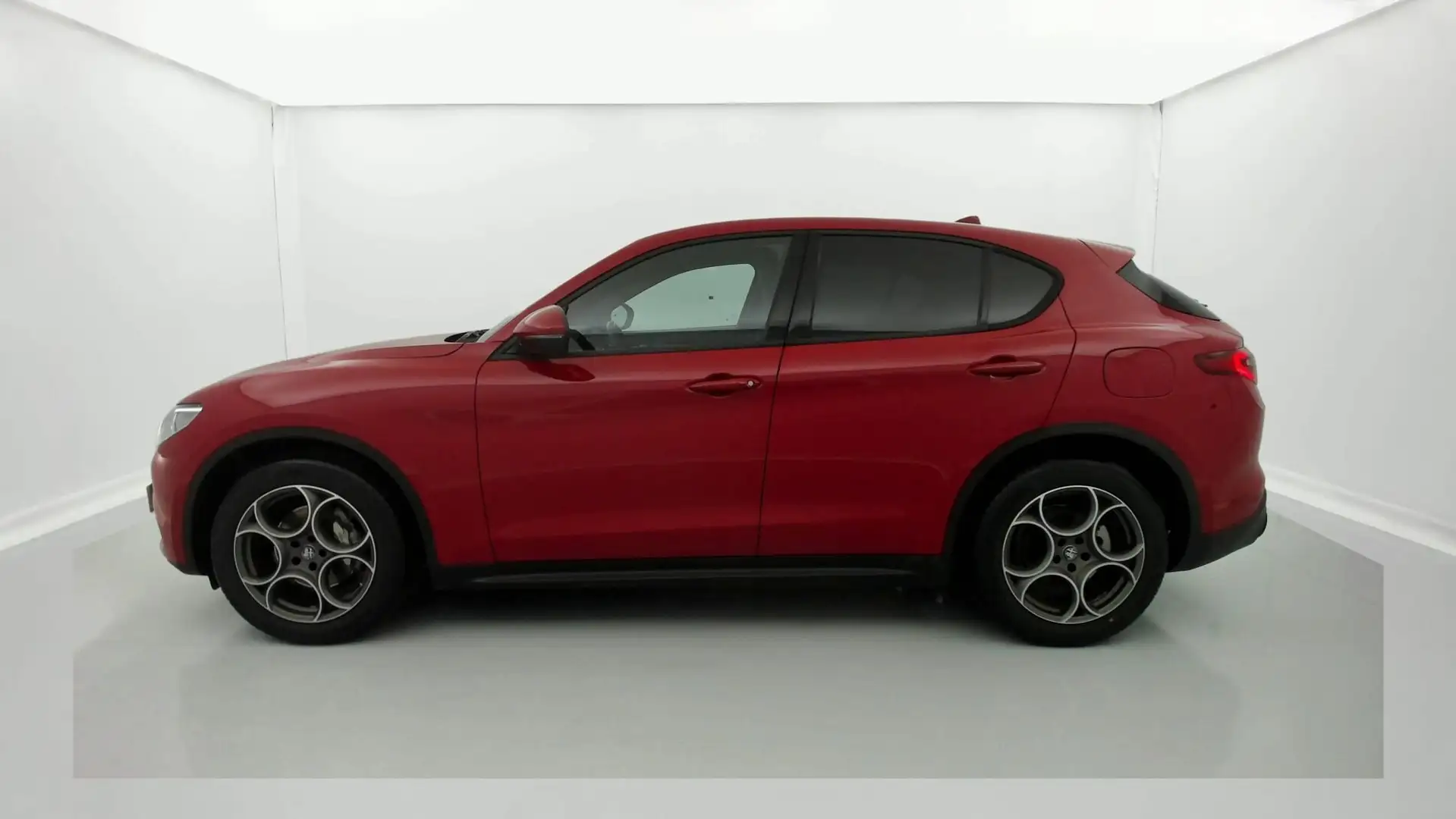 Alfa Romeo Stelvio 2.2 Sprint AWD 190 Aut. Rojo - 2