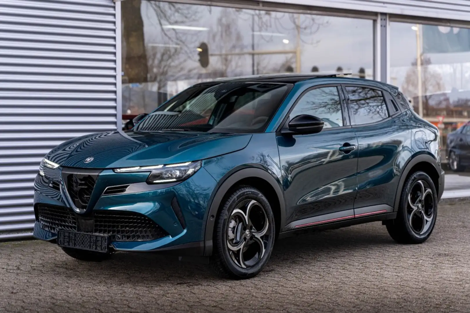 Alfa Romeo Junior Ibrida Speciale 1.2 Mild Hybrid Sabelt  Panoramada Blau - 1