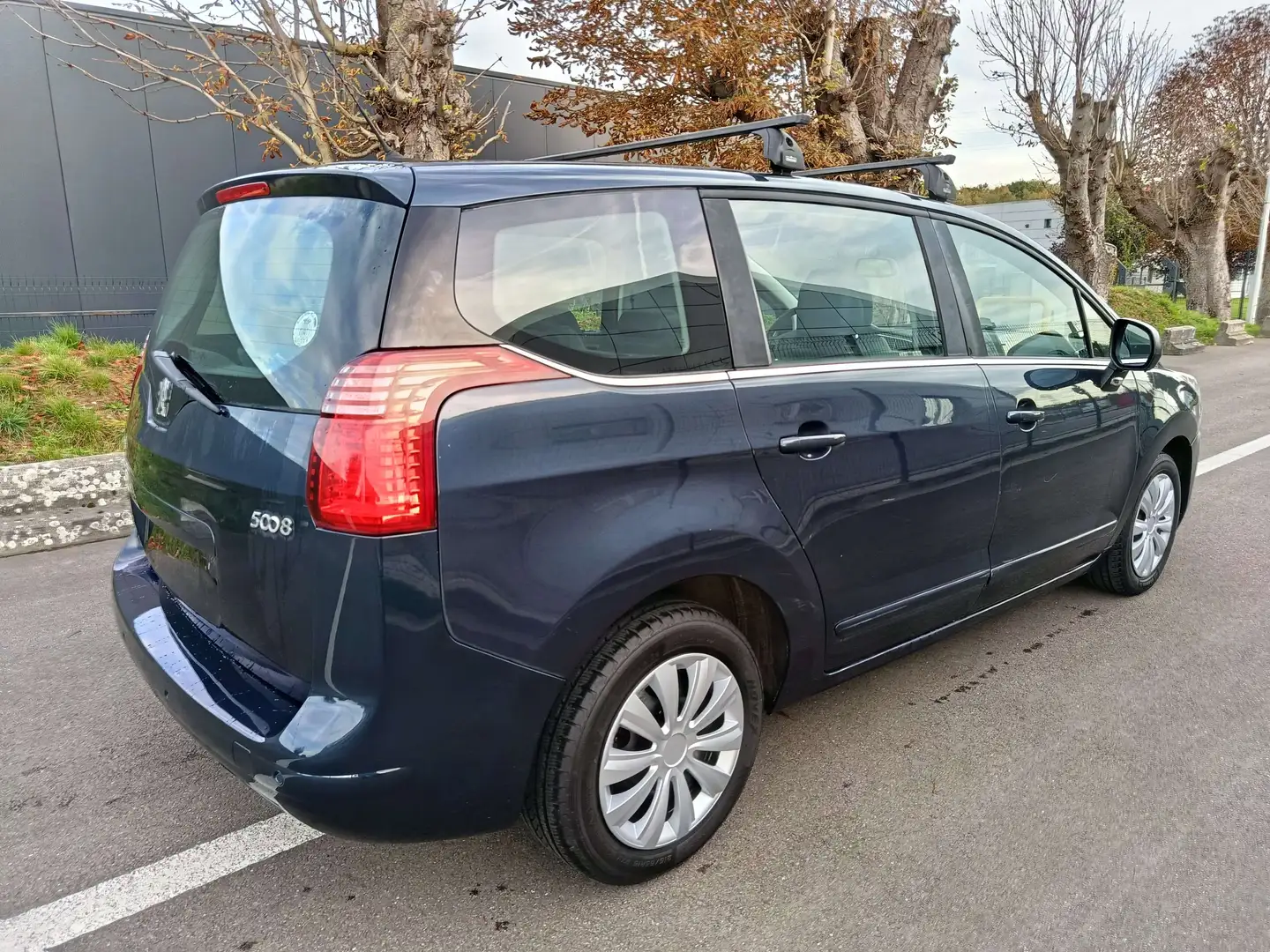 Peugeot 5008 5008 1.6 HDi Premium 7places cuir Bleu - 1