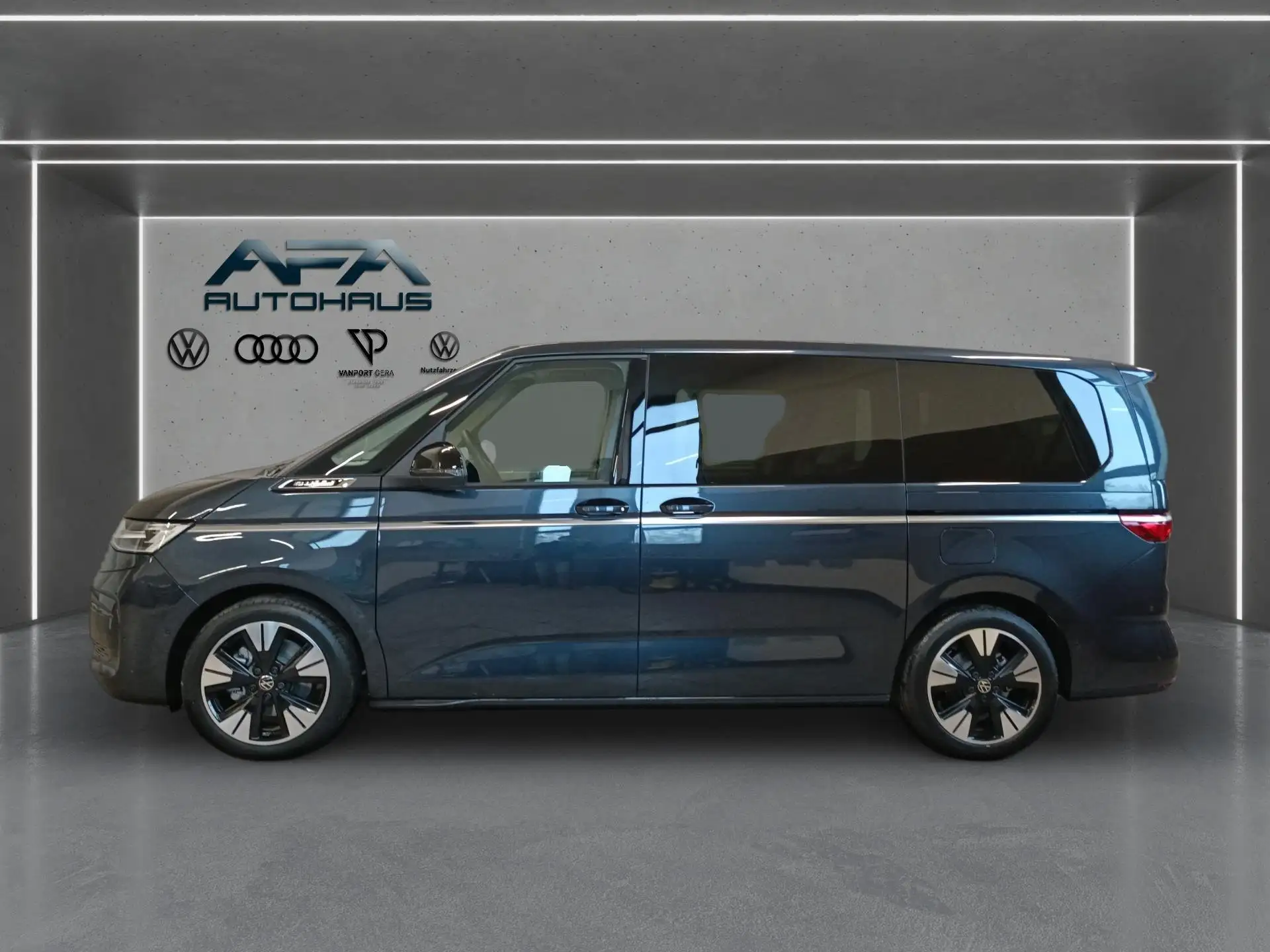 폭스바겐 Volkswagen T7 Multivan 2.0 TDI DSG AHK*Navi*Harman*Sthz*Pano 2026 블랙 사진 3