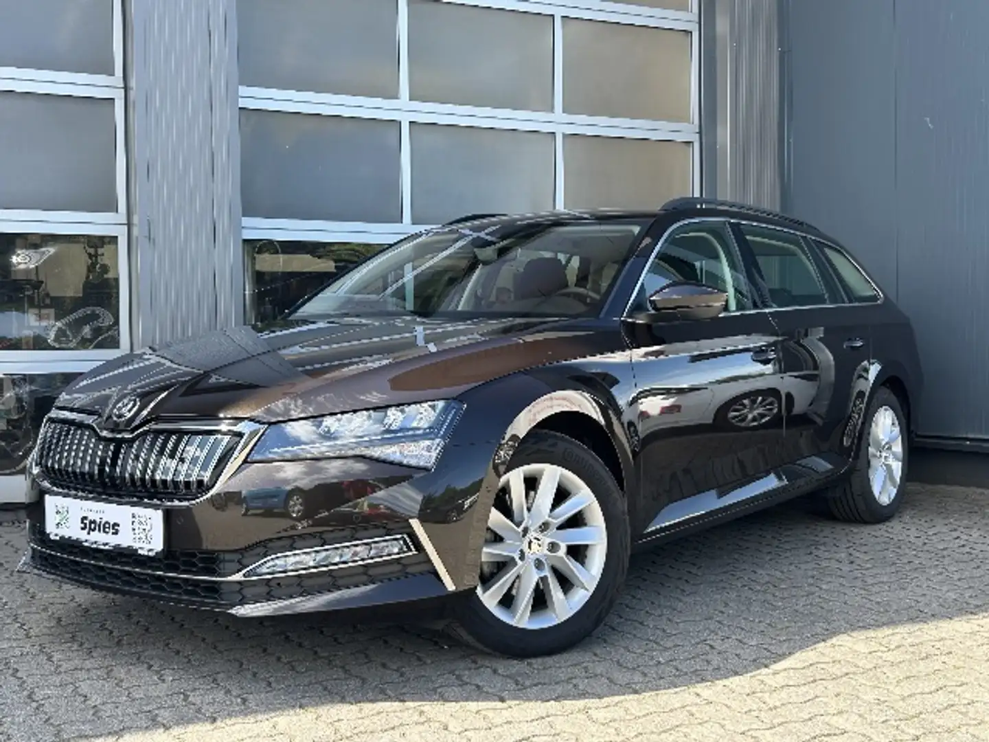 Skoda Superb Combi Ambition iV AHK Navi Shz LED KeyLess Marrone - 1