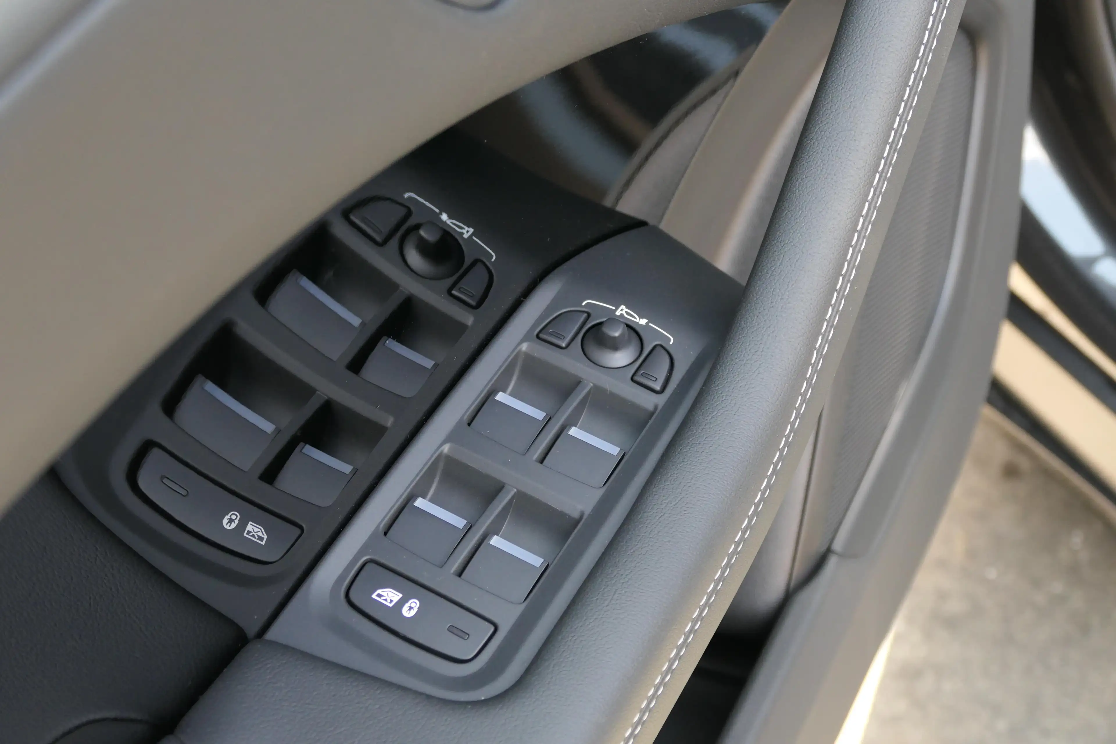 Jaguar I-Pace EV400 R-Dynamic SE AWD Auto. 2 — photo 15