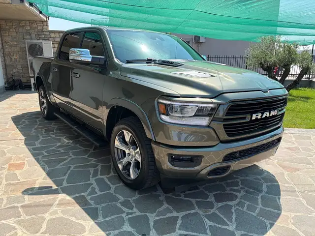 Dodge RAM Dodge RAM 1500 5.7 V8 LARAMIE