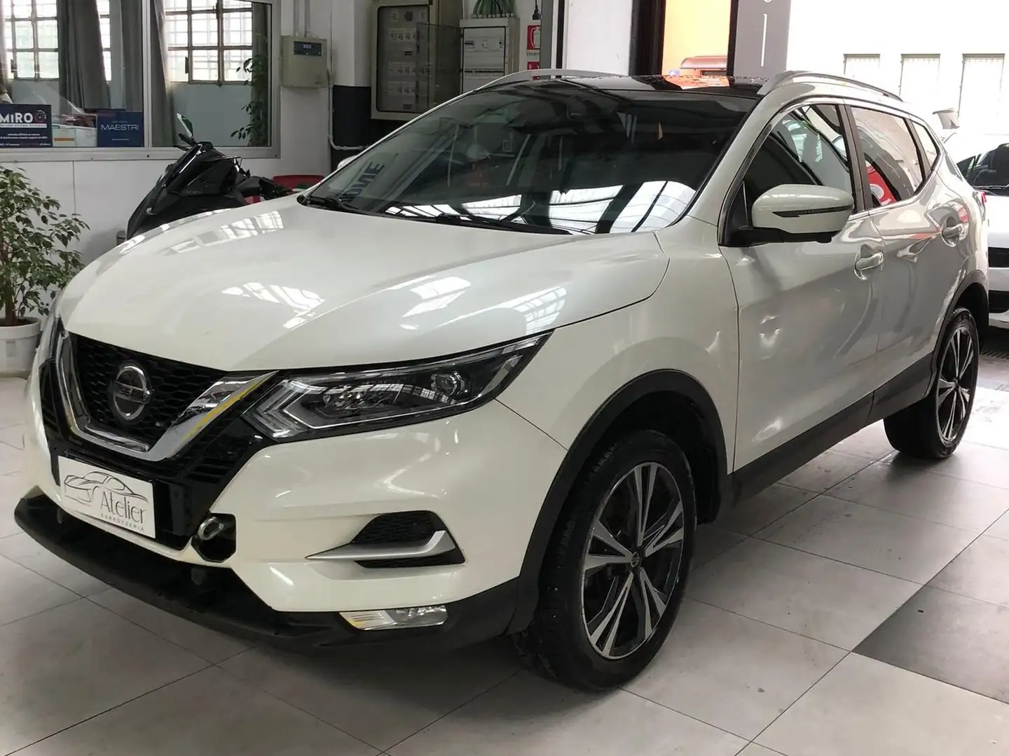 Nissan Qashqai Qashqai 1300 3 DIG-T Blanc - 1