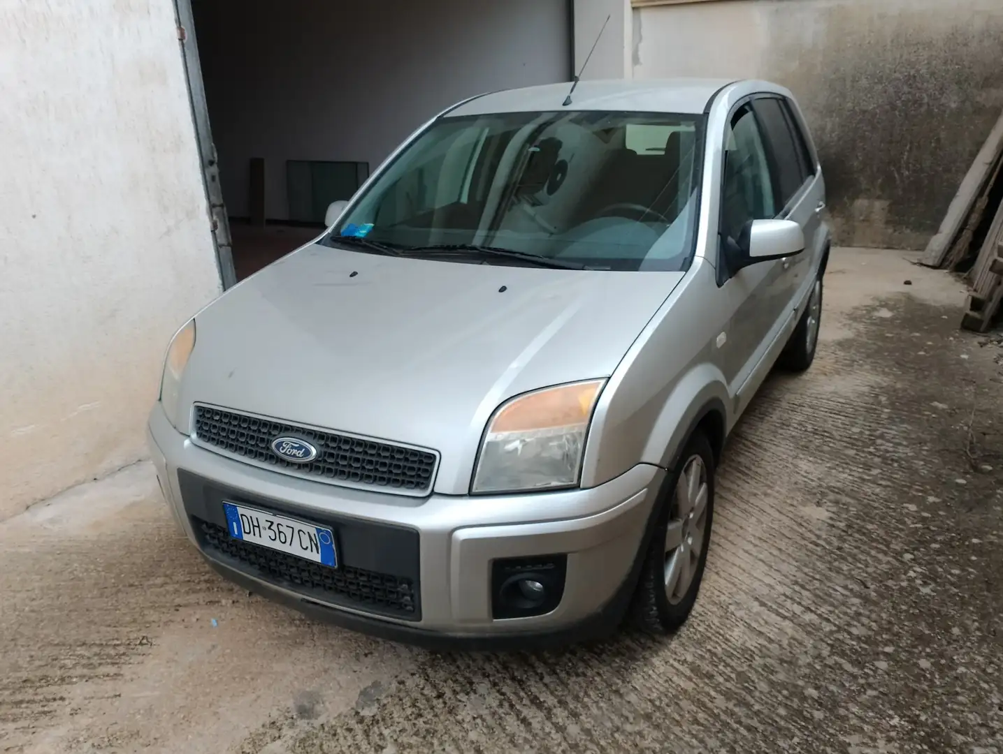 Ford Fusion 1.4 tdci + - 1