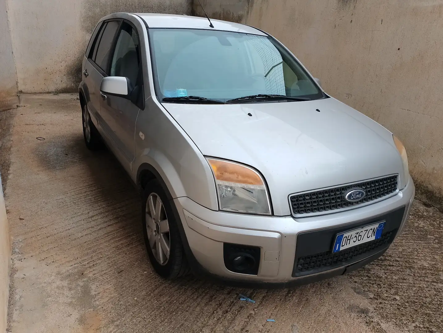 Ford Fusion 1.4 tdci + - 2