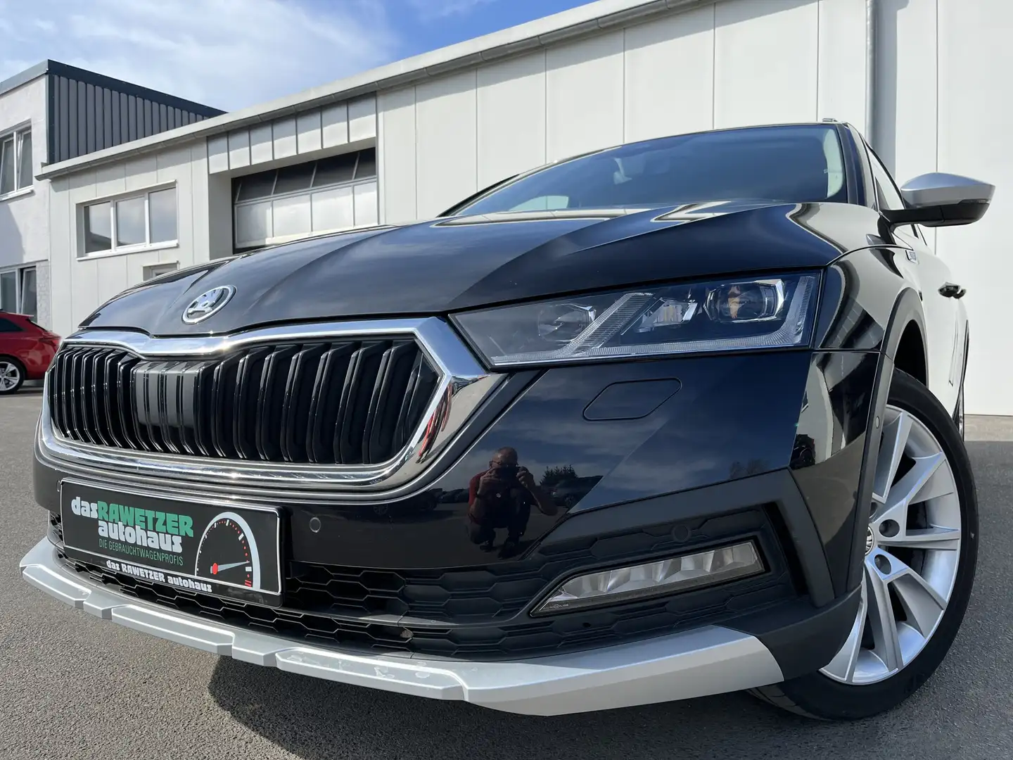 Skoda Octavia Combi 2.0 TDI DSG 4x4 Scout 194€ m. 20% Anzahlun Fekete - 1