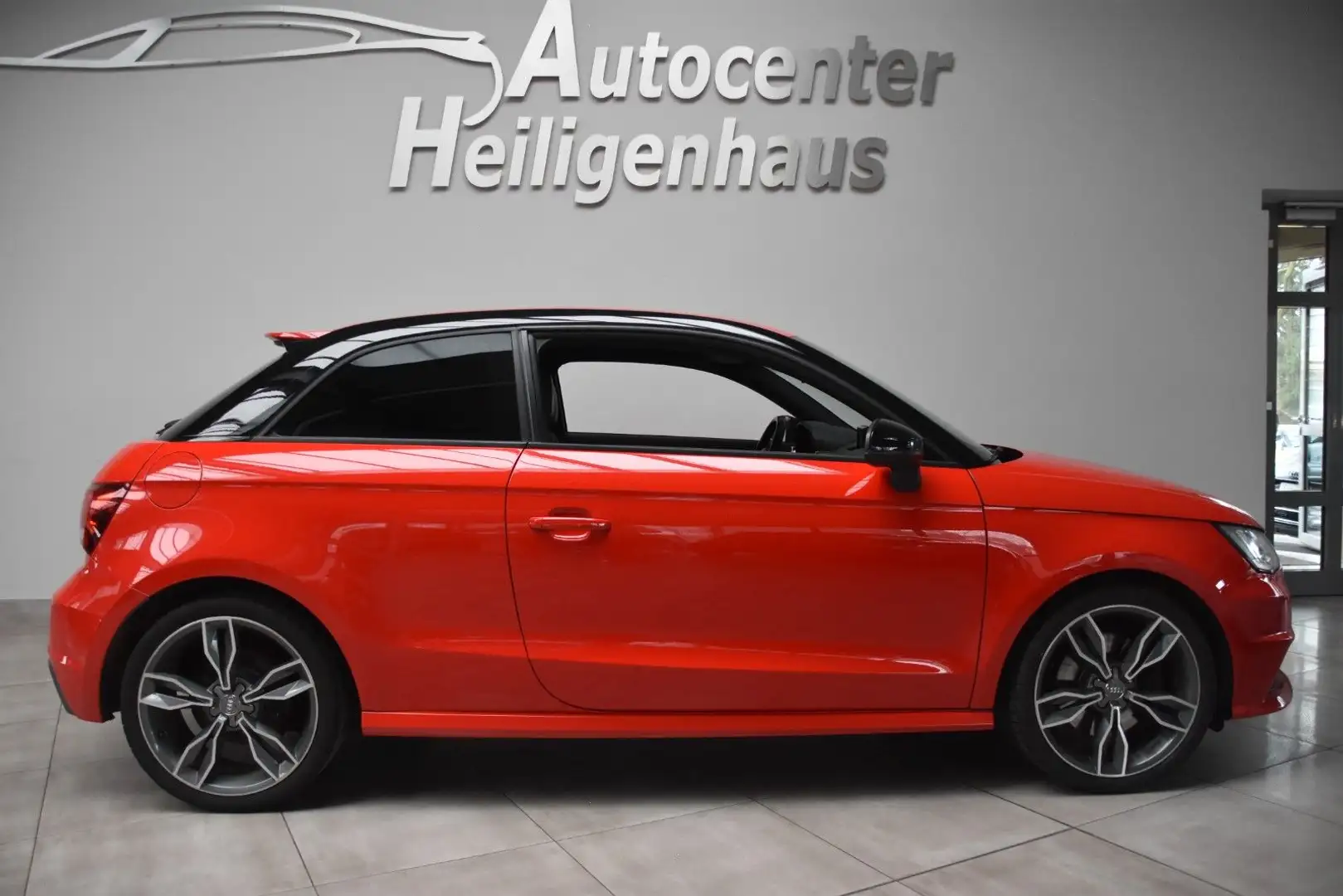 Audi S1 2.0 TFSI Quattro Navi Bi-Xenon Sitzheiz PDC Rojo - 2