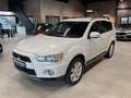 Mitsubishi Outlander Motion 4WD Teilleder Xenon Sitzh. Weiß - thumbnail 1