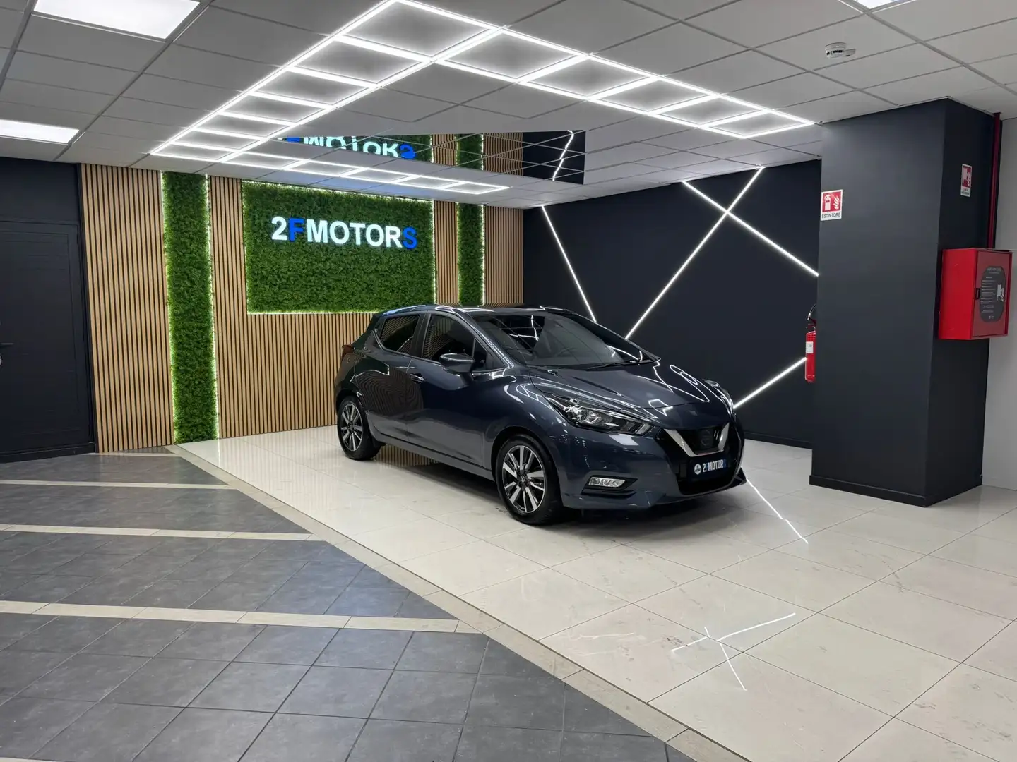 Nissan Micra 1.0 ig-t 92 5 porte Tekna Grau - 1