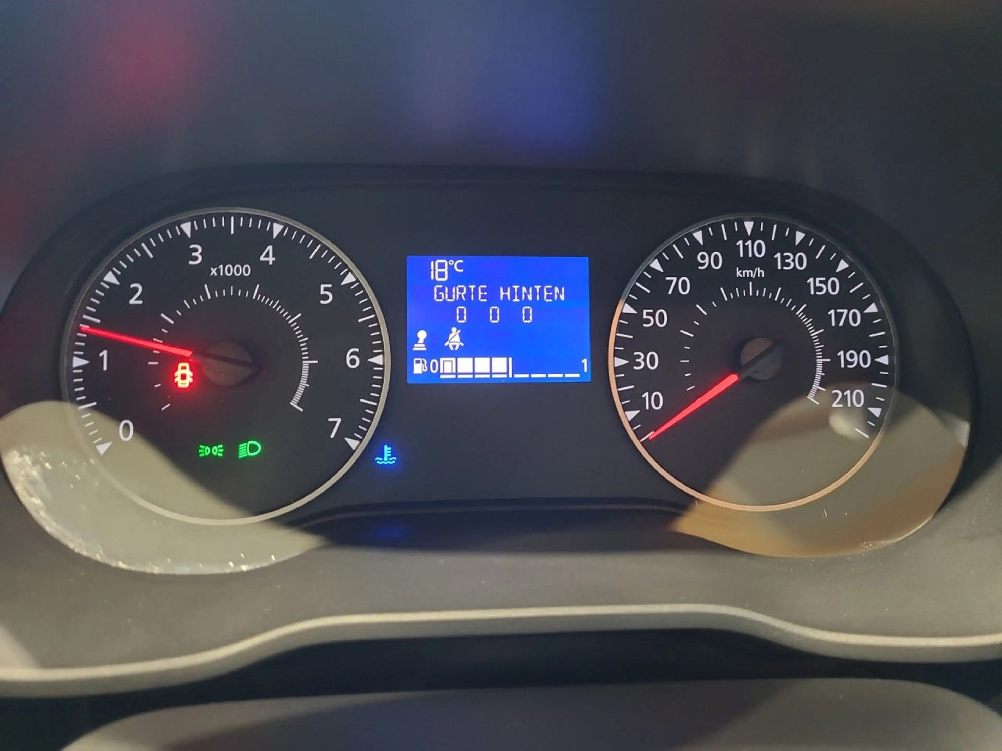 Dacia Duster Essential Bluetooth LED el. Fenster — photo 19