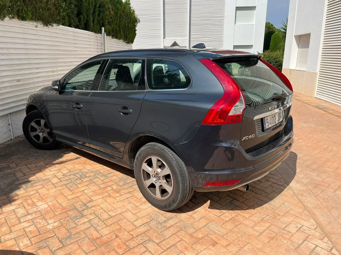 Volvo XC60 XC60 D3 Momentum Momentum Gris - 2