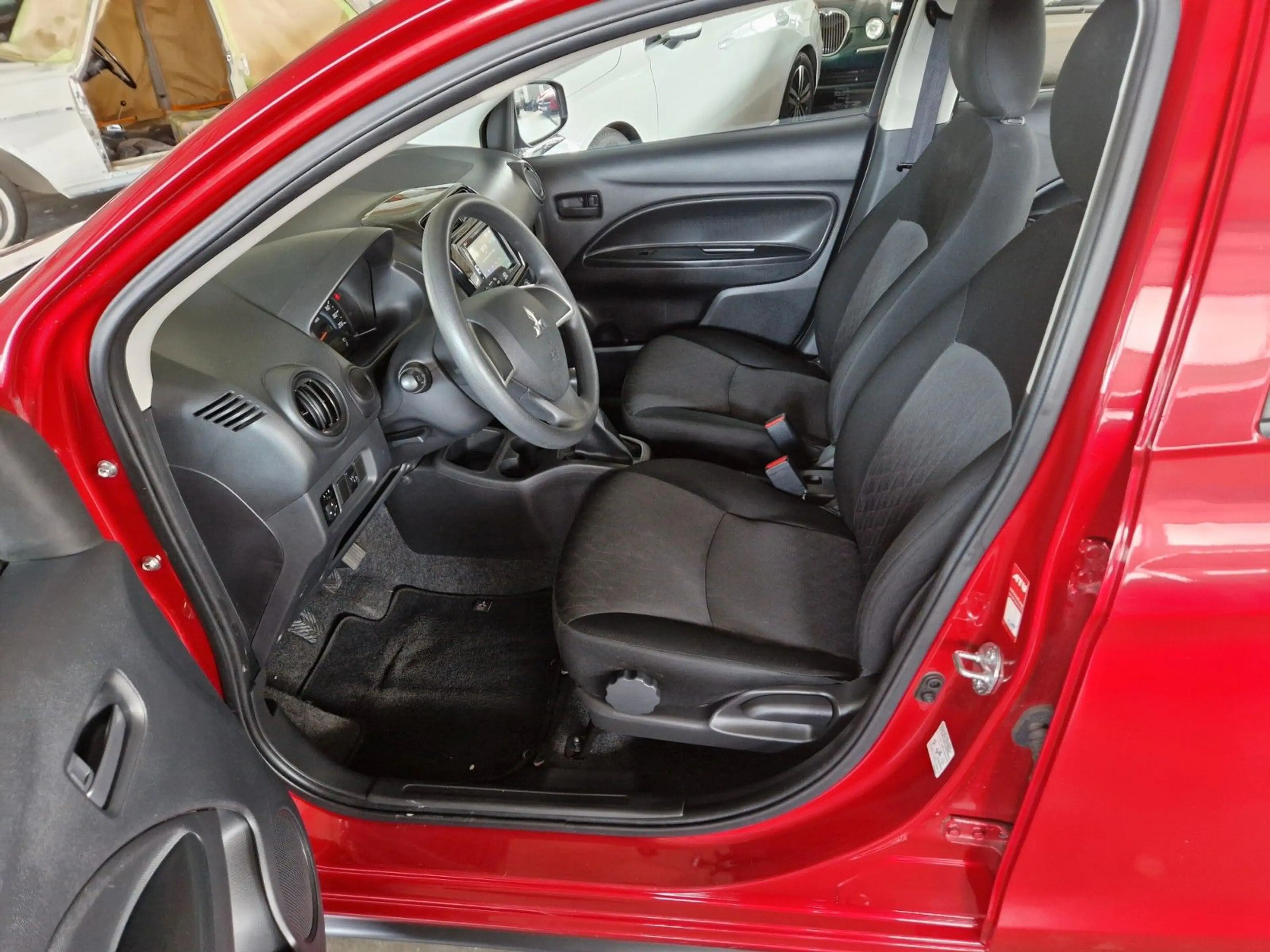Mitsubishi Space Star Select — photo 9