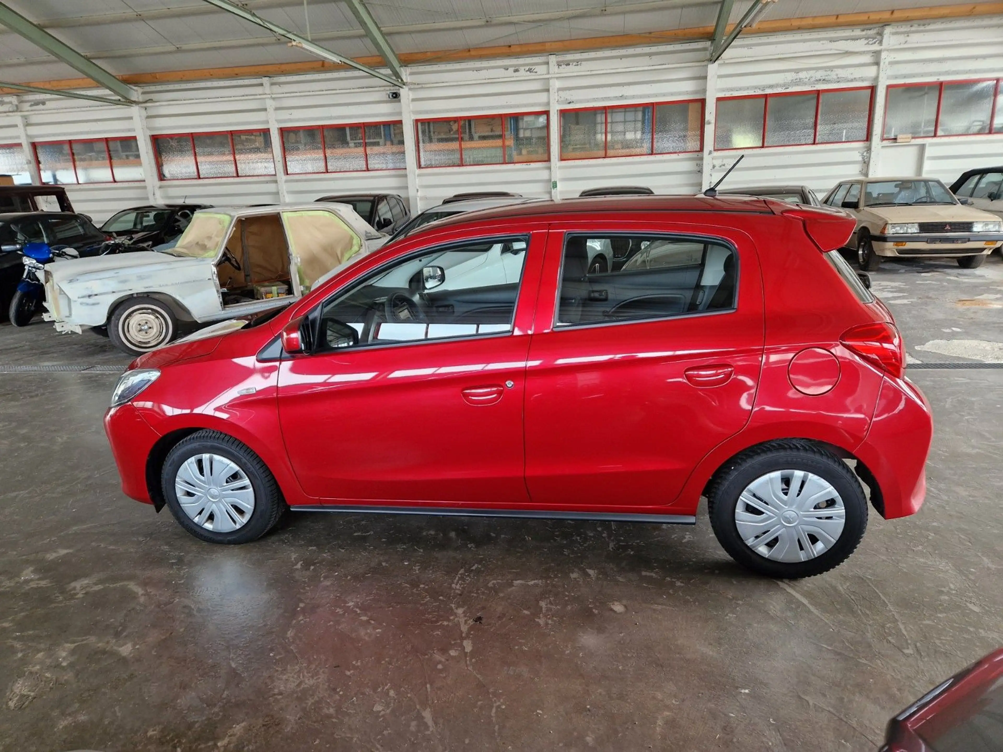 Mitsubishi Space Star Select — photo 8