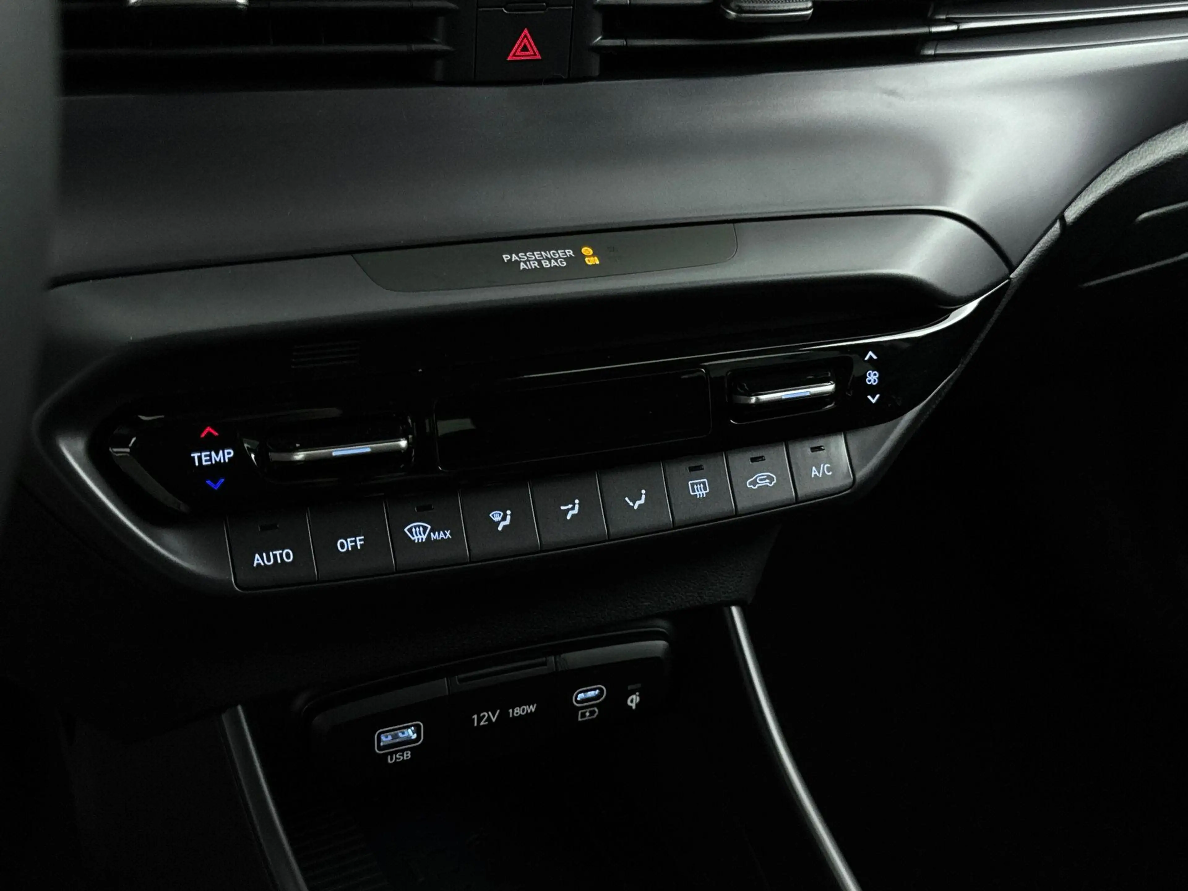 Hyundai BAYON 1.0 T-GDI PREMIUM | TWO TONE | CLIMA | STOEL- & ST — photo 14