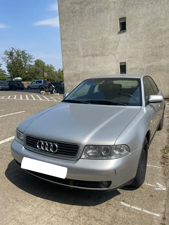 Audi A4 1.6, foto 1