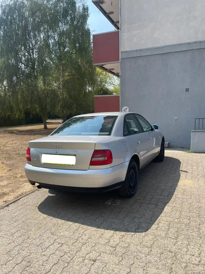 Audi A4 1.6, foto 3