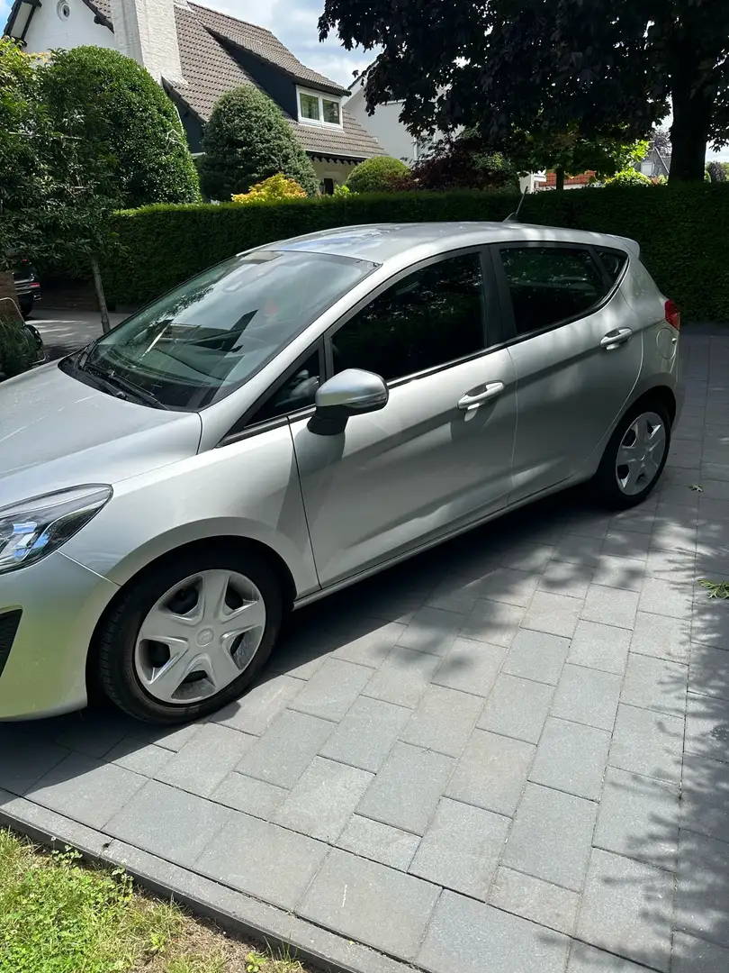 Ford Fiesta 1.0 EcoB. Titanium Grijs - 2