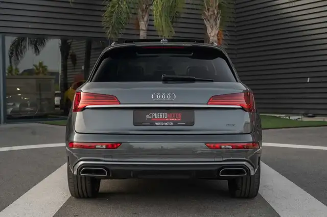 Audi Q5 view 5