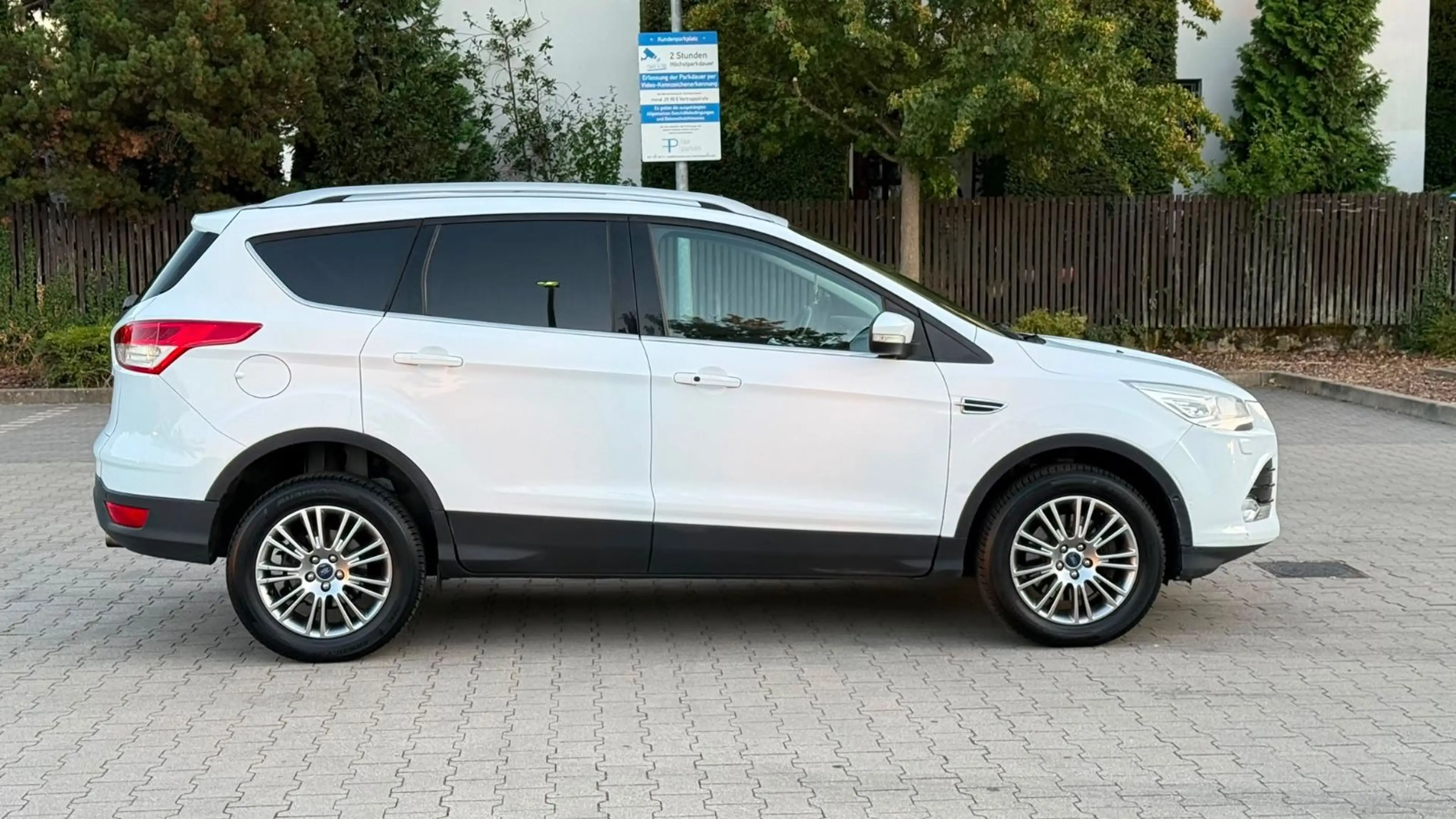 Ford Kuga Titanium/TÜV NEU/PDC/SHZ/ALLWETTER/GARANTIE — photo 8