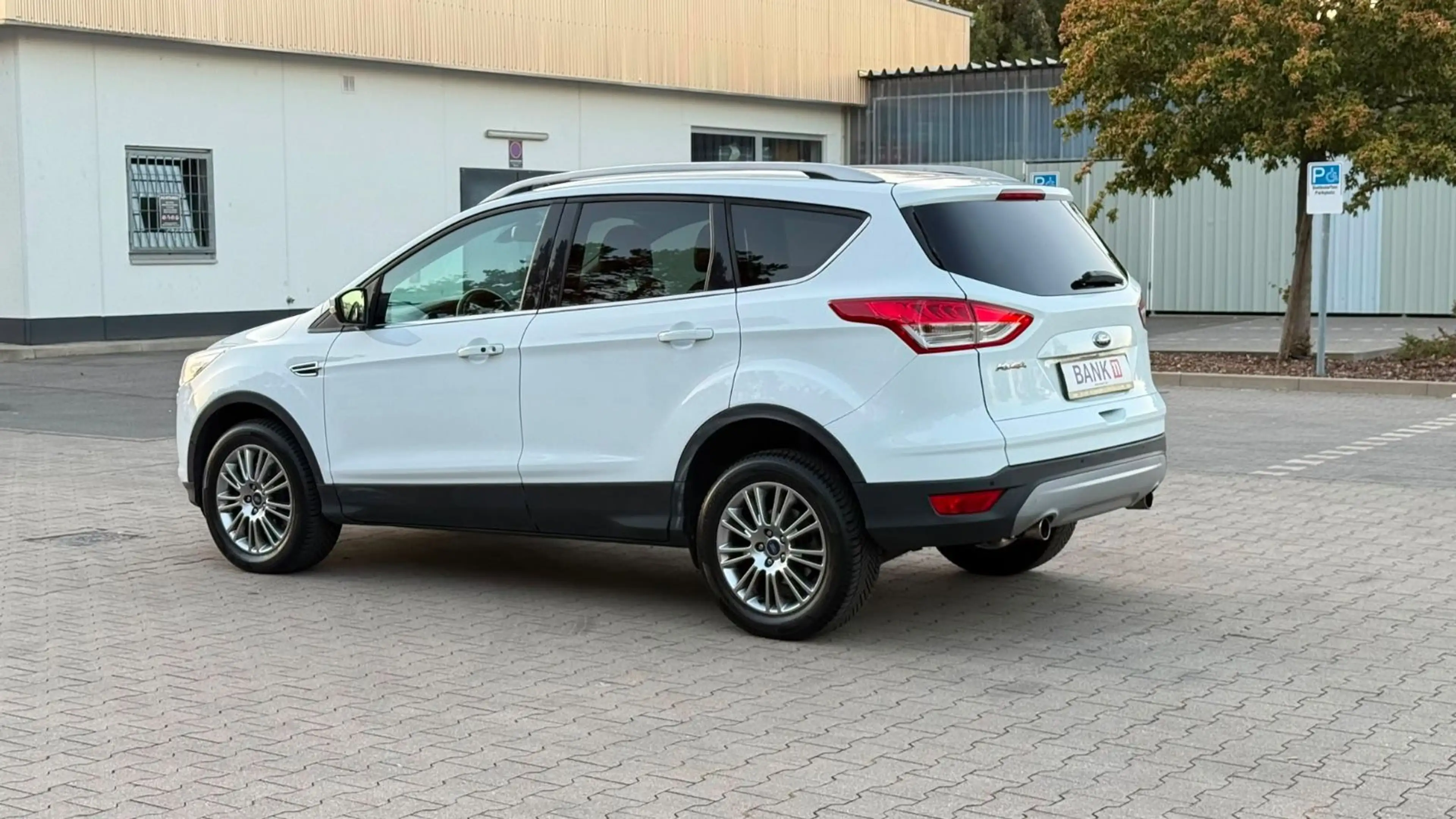 Ford Kuga Titanium/TÜV NEU/PDC/SHZ/ALLWETTER/GARANTIE — photo 10