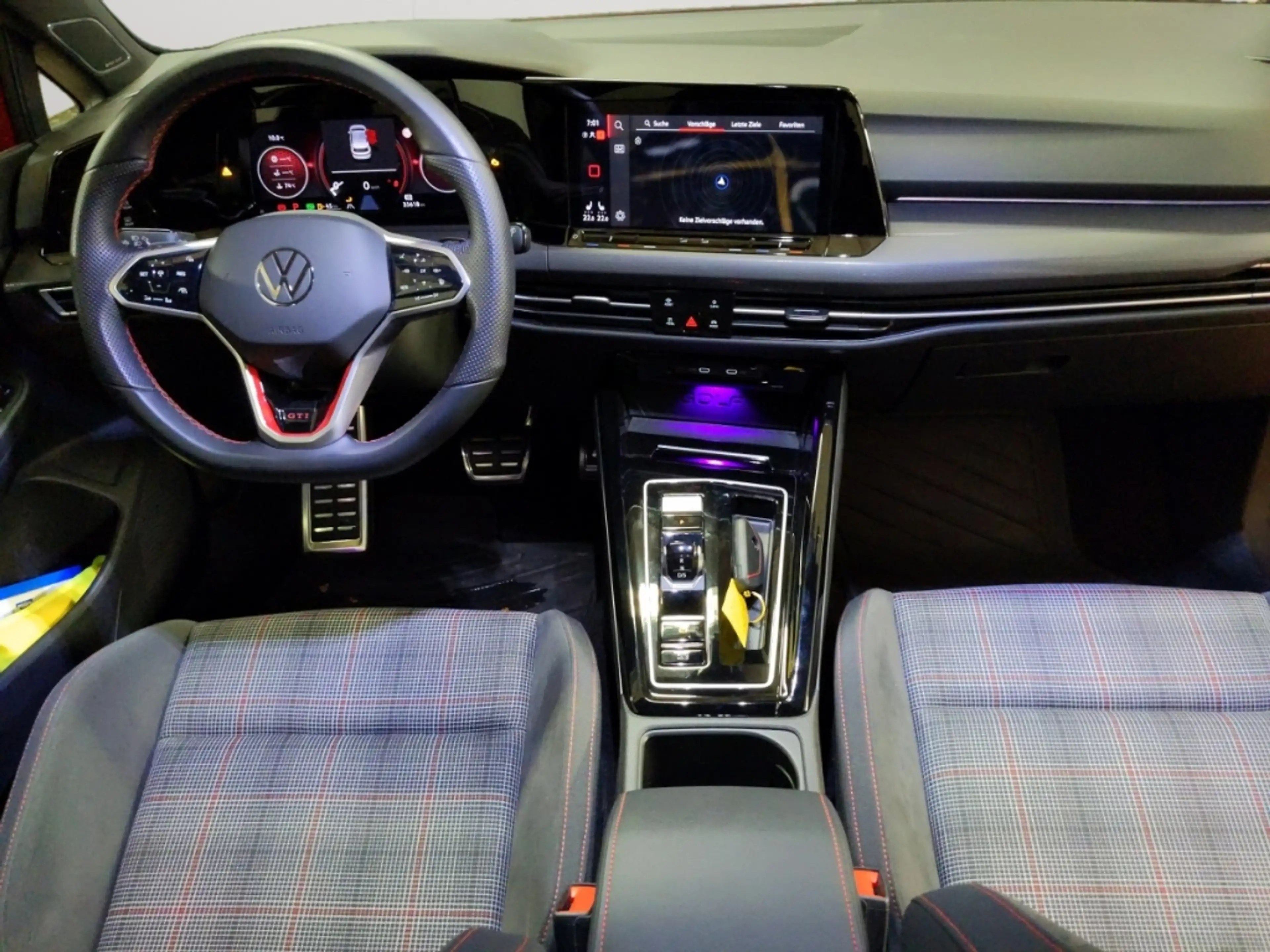 Volkswagen Golf GTI VIII 2.0TSI DSG Matrix Navi Harman Kardon Rear Vie — photo 9