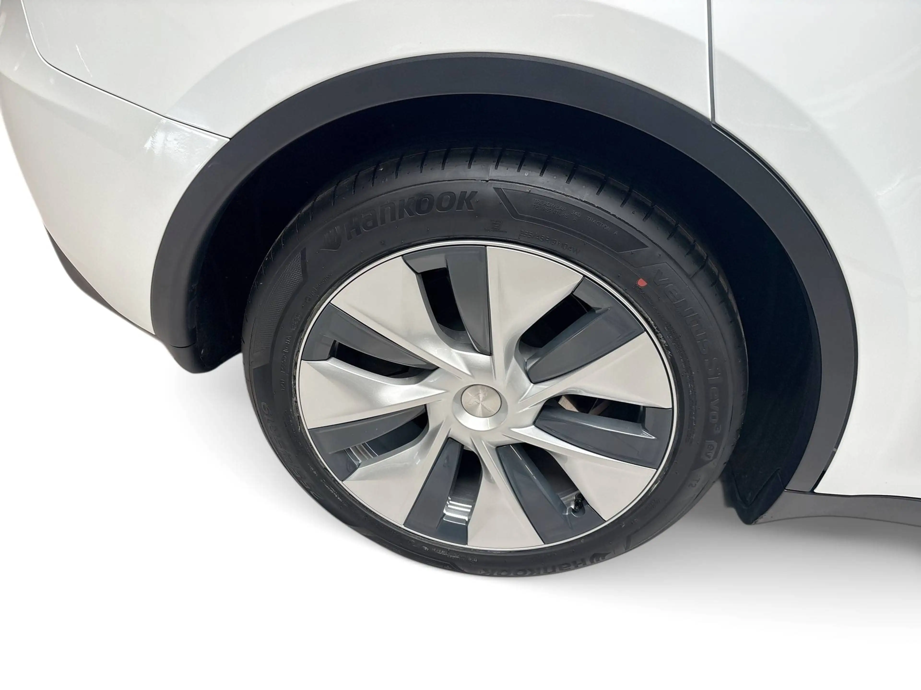 Tesla Model Y RWD/Certified Pre Owned — photo 10