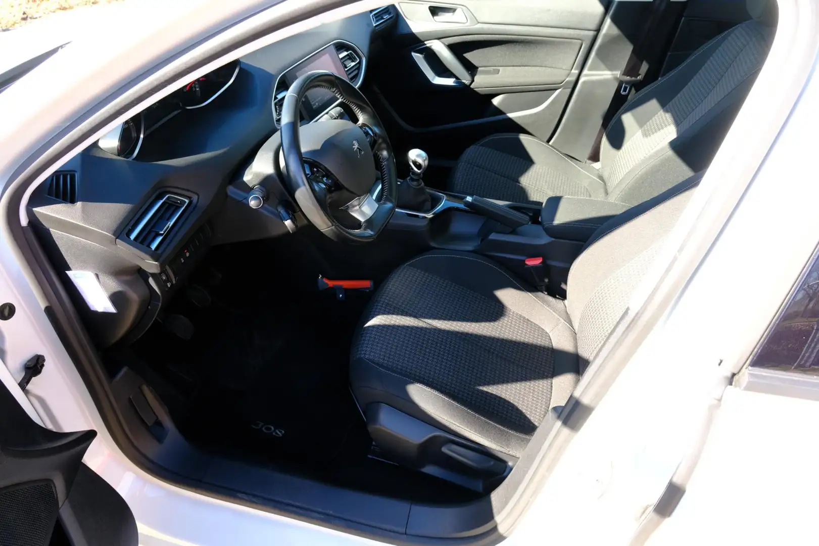 Peugeot 308 SW 1.5 131pk BlueHDi Executive Pano|1e Eig|Navi|DA Wit - 2