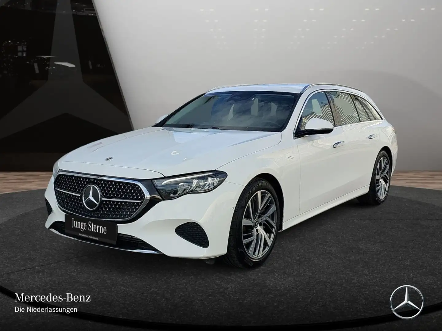 Mercedes-Benz E 300 e T Hybrid Avantgarde Distr. LED AHK Kamera Weiß - 2