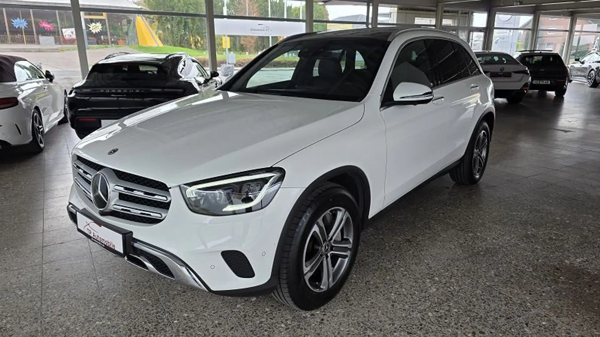 Mercedes-Benz GLC 200 4M Pan*Luft*Nav*360+Park*ACC*Spur*Tot*e. Blanc - 1