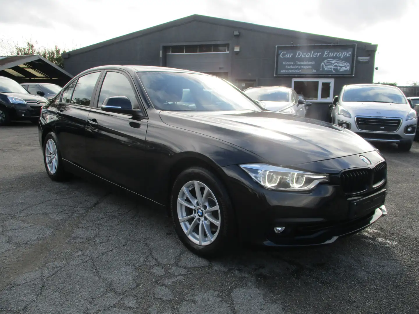 BMW 318 i Automaat/Navi/Leder/Garantie/Gekeurd Noir - 2