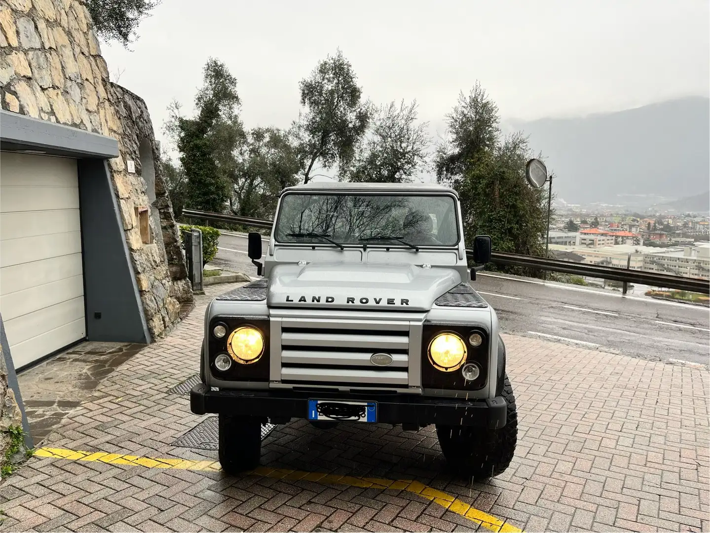 Land Rover Defender Defender 90 2.4 td SE SW autocarro N1 Argento - 2