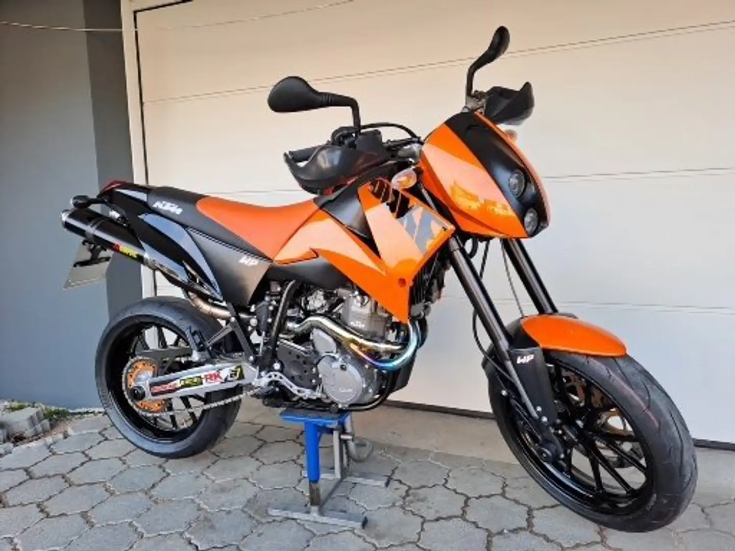 KTM 640 Duke II 2 LC4 Keihin FCR41MX Akrapovic Auspuff Carbon Oranje - 2