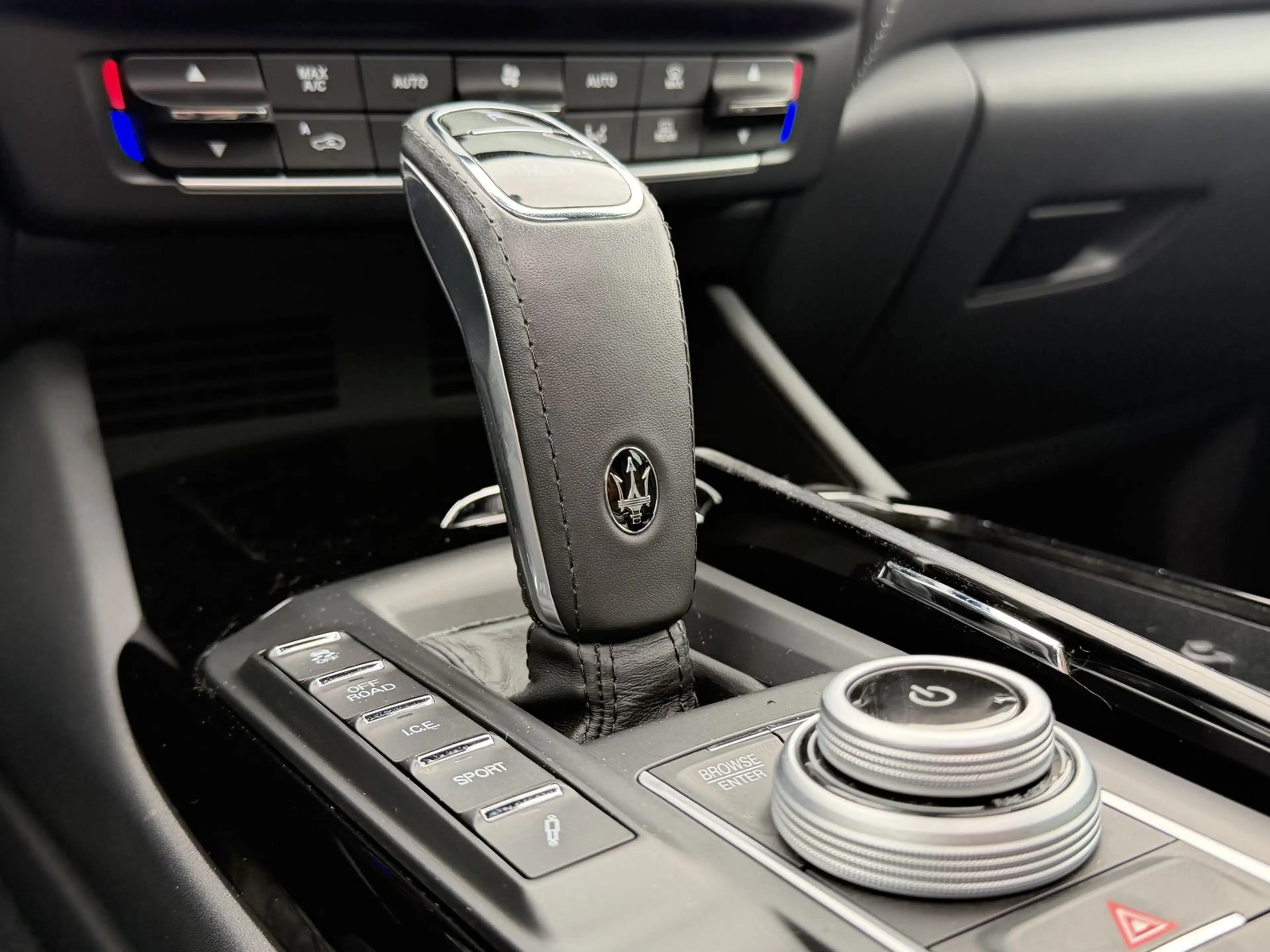 Maserati Levante Modena S Soft-Close|Skyhook|Pano|360° — photo 10