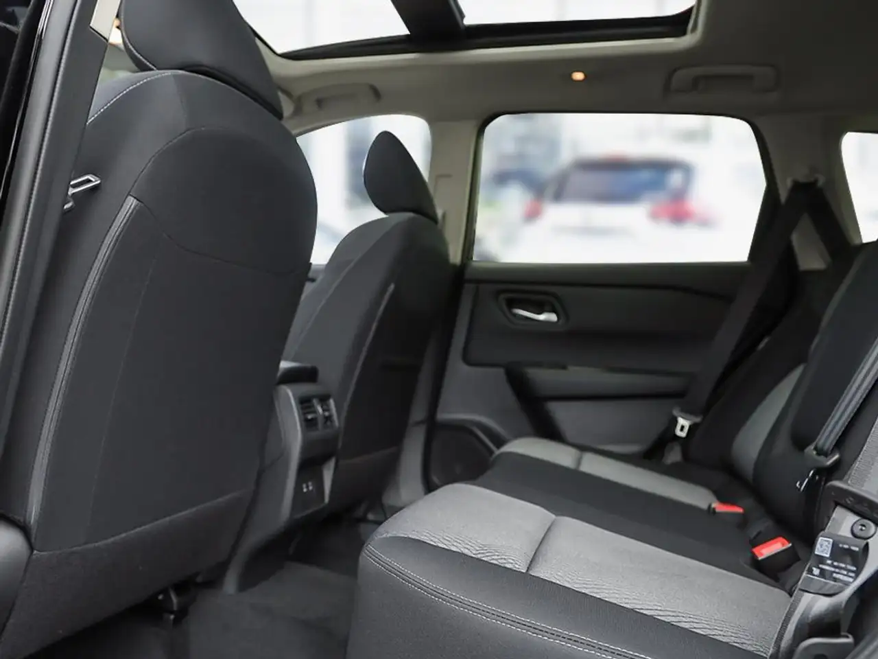 Nissan Rogue fotografie Nissan Rogue