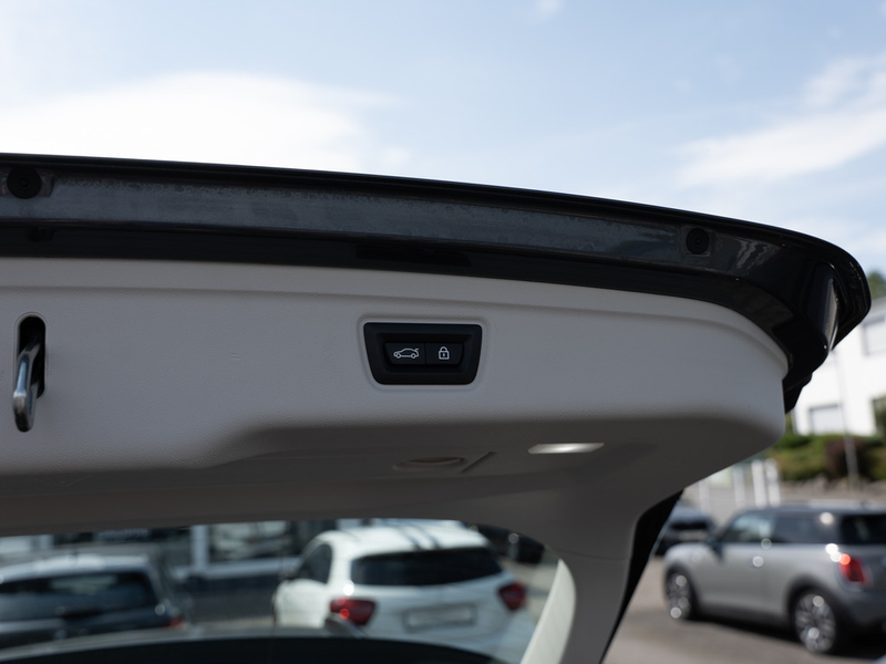 BMW 320 d Touring Sport Line LED ACC W-LAN NAVI — photo 13