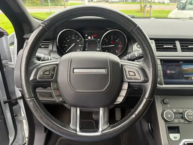 Land Rover Range Rover Evoque view 9