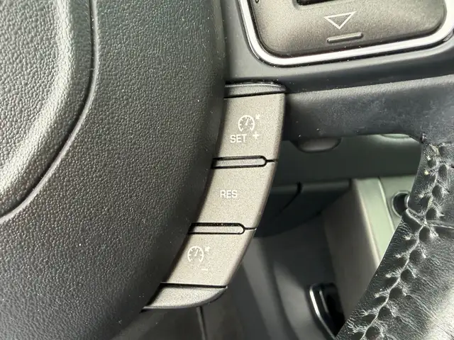 Land Rover Range Rover Evoque view 11