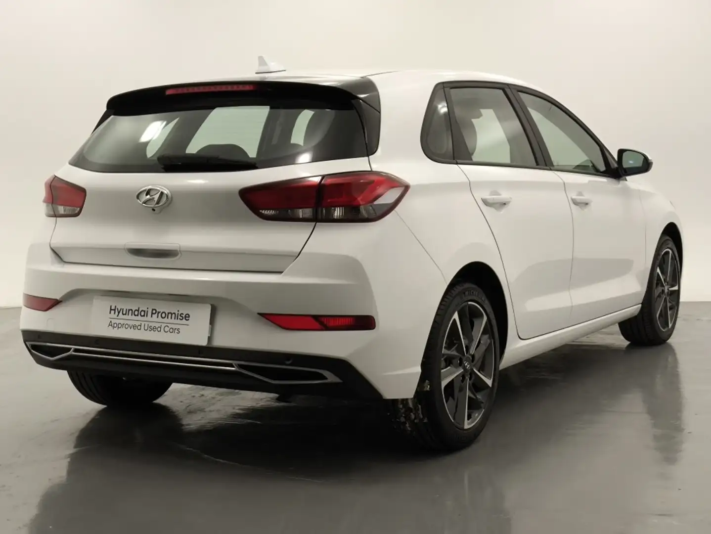 Hyundai i30 1.5 DPI Klass SLX 110 Weiß - 2