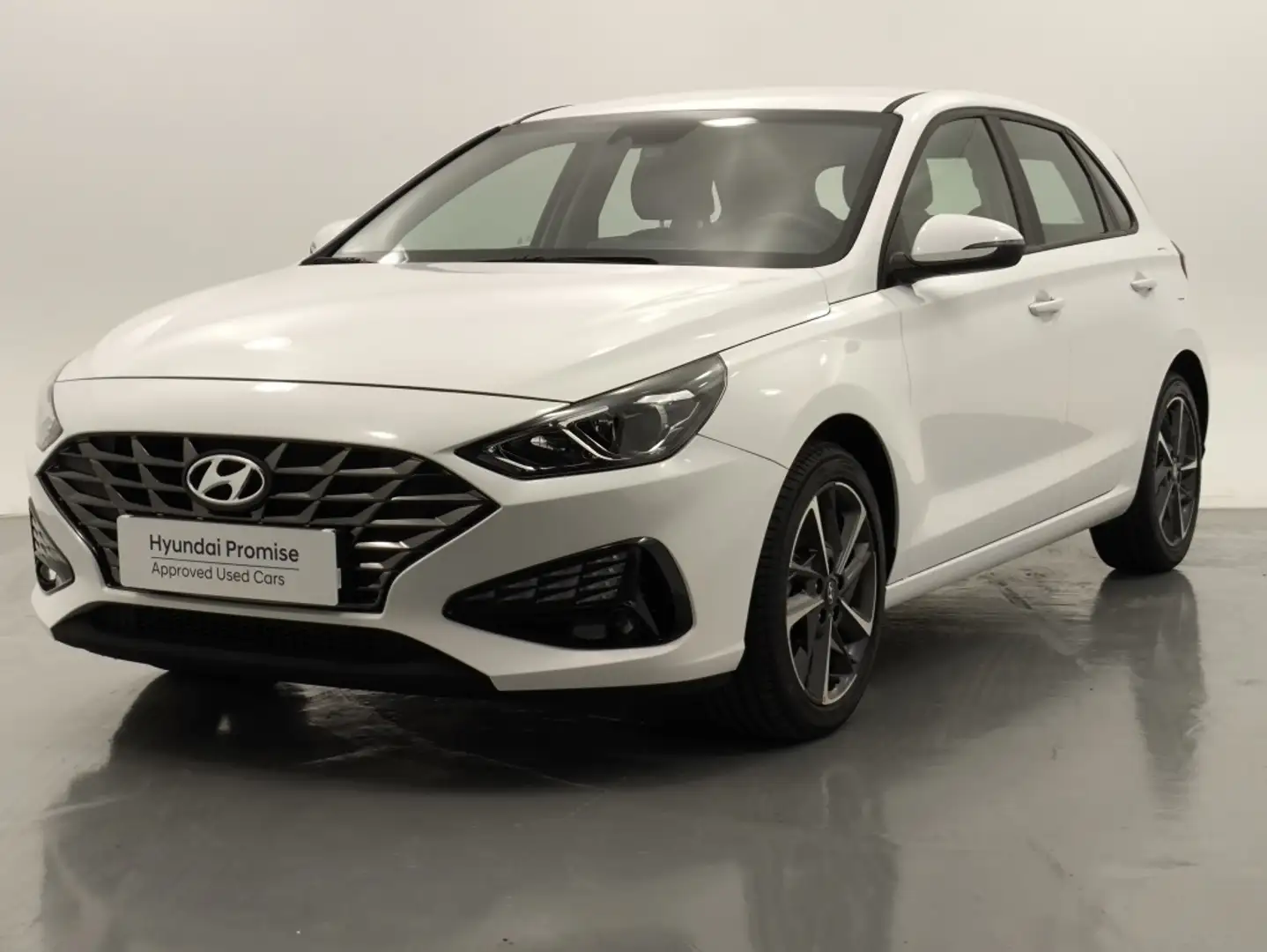 Hyundai i30 1.5 DPI Klass SLX 110 Weiß - 1
