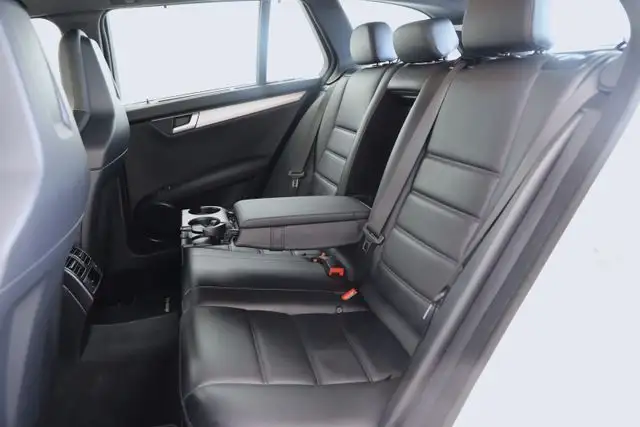 Mercedes-Benz C 63 Amg view 11