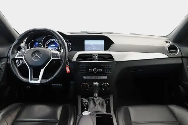 Mercedes-Benz C 63 Amg view 13