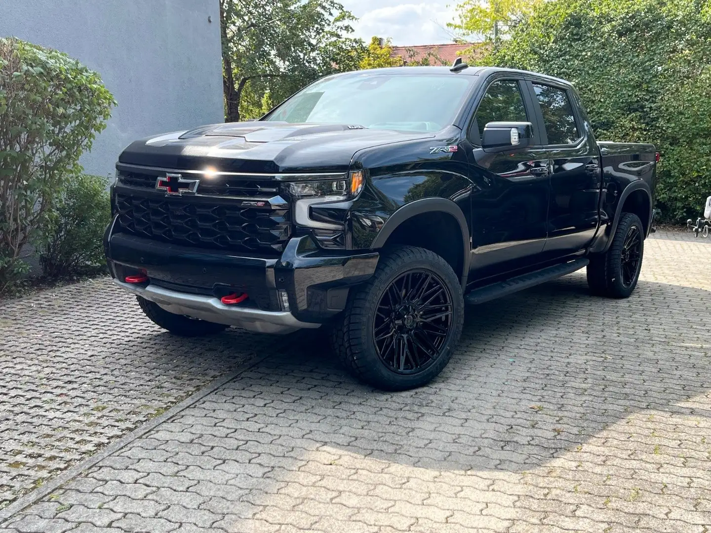 Chevrolet Silverado ZR2 V8 6.2*Head-Up*360°*AHK*LPG* Schwarz - 2