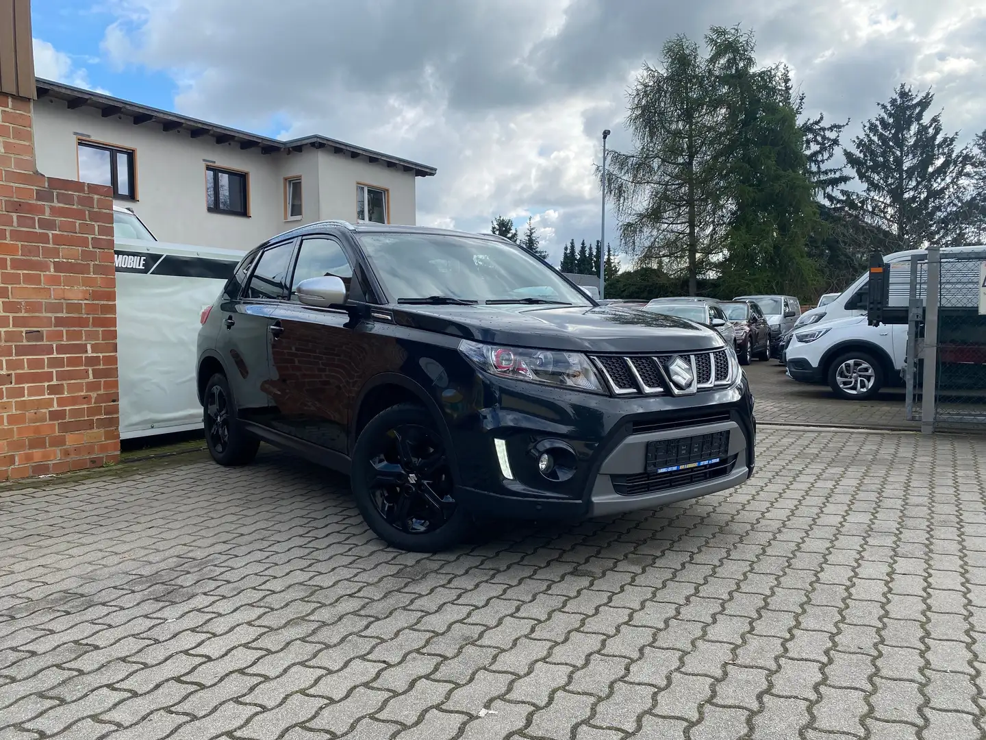 Suzuki Vitara 1.4 S 4x2 Kamera Navi Sitzh. Automatik Schwarz - 2